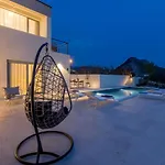 Callista Villa