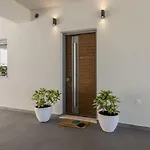 Callista Villa *