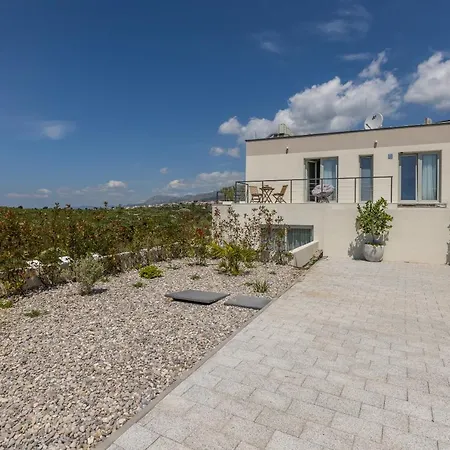 Callista Villa