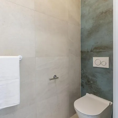 Callista Villa *